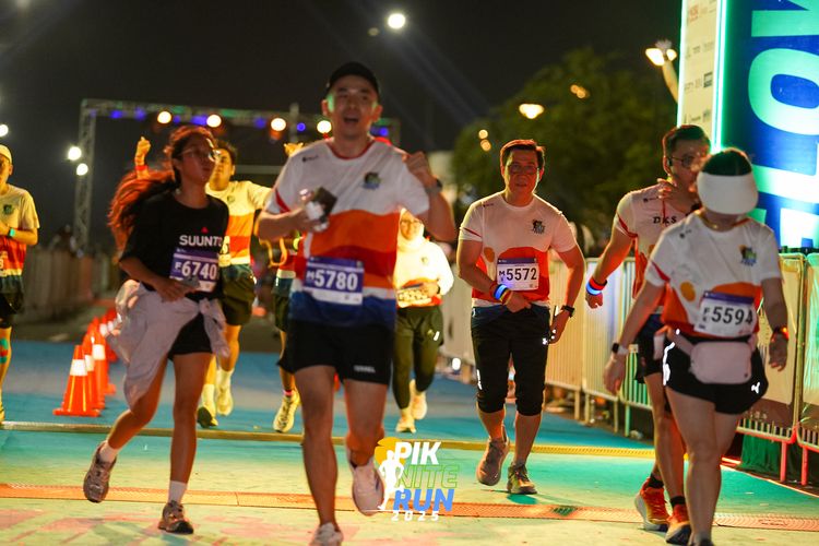 Race photo from PIK NITE RUN 2025