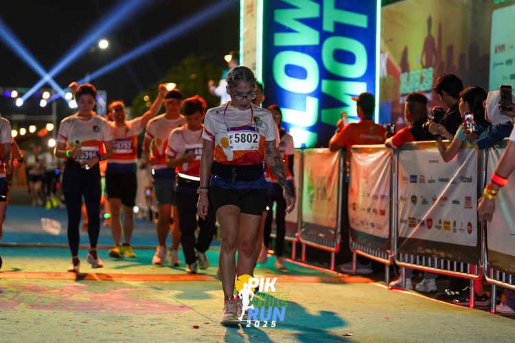 Race photo from PIK NITE RUN 2025