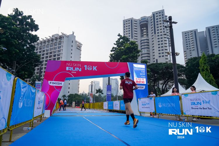 Race photo from Nu Skin Run 10K