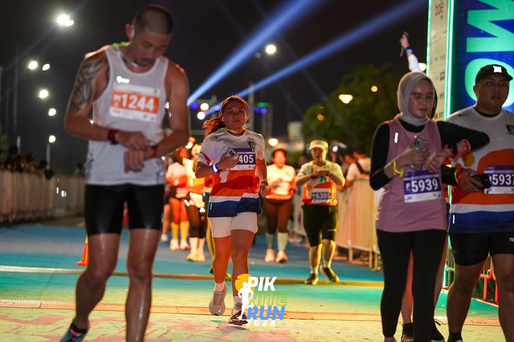 Race photo from PIK NITE RUN 2025