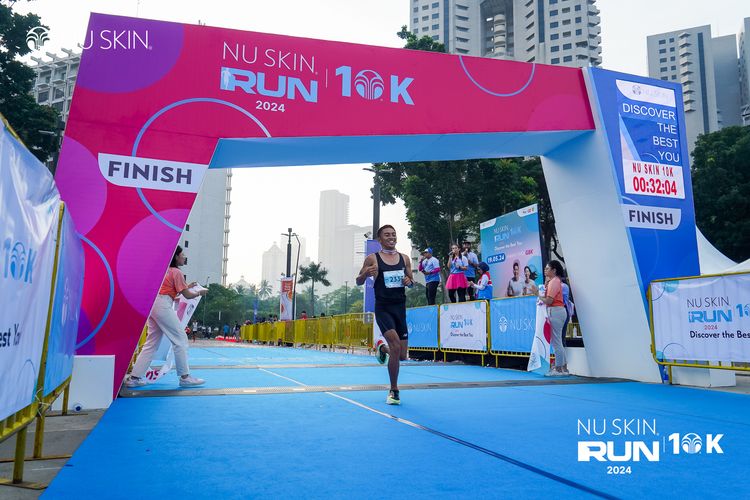 Race photo from Nu Skin Run 10K
