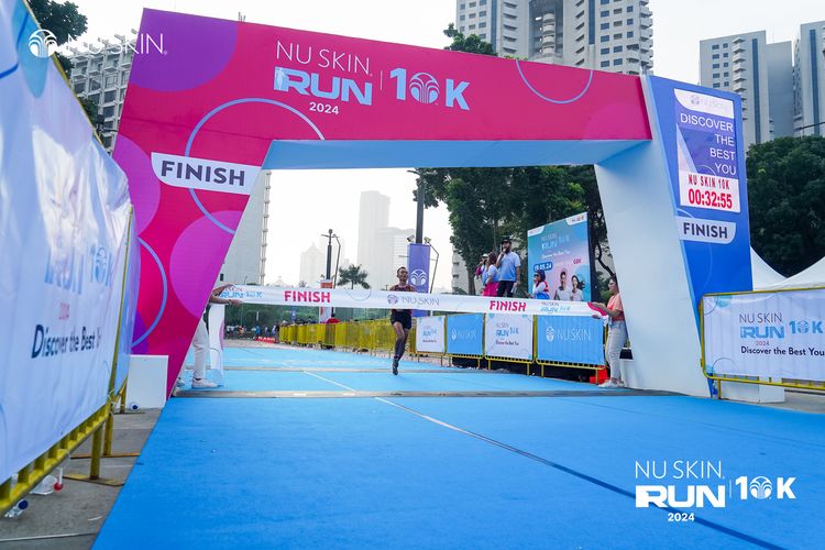 Race photo from Nu Skin Run 10K