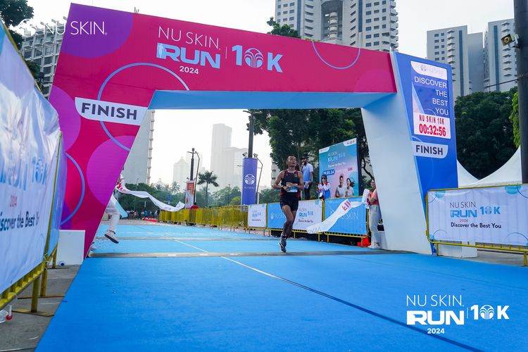 Race photo from Nu Skin Run 10K