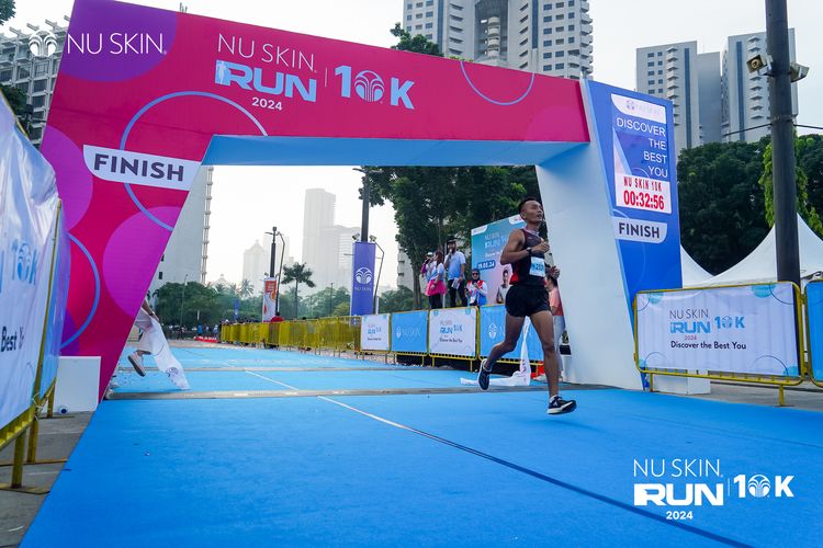 Race photo from Nu Skin Run 10K