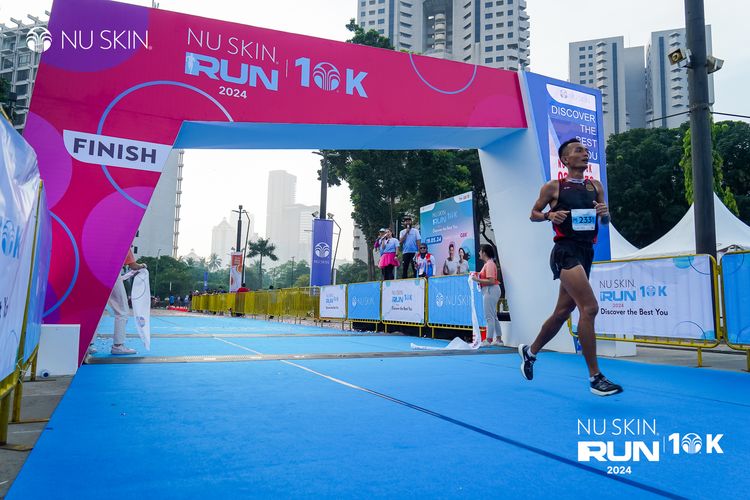 Race photo from Nu Skin Run 10K