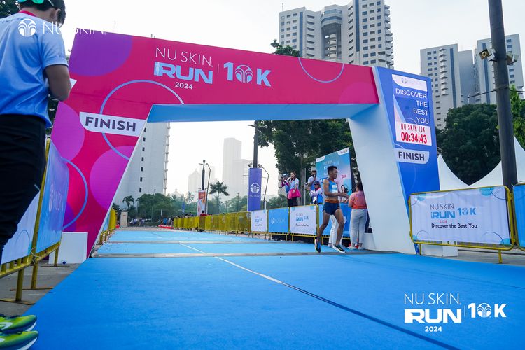 Race photo from Nu Skin Run 10K