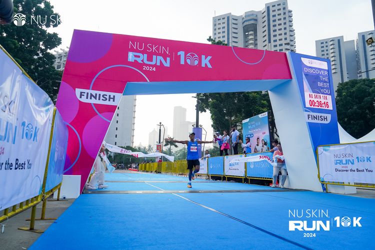 Race photo from Nu Skin Run 10K
