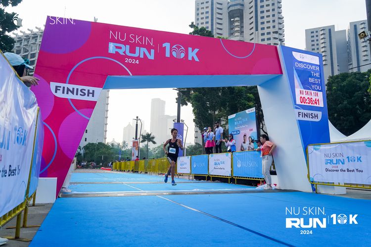 Race photo from Nu Skin Run 10K