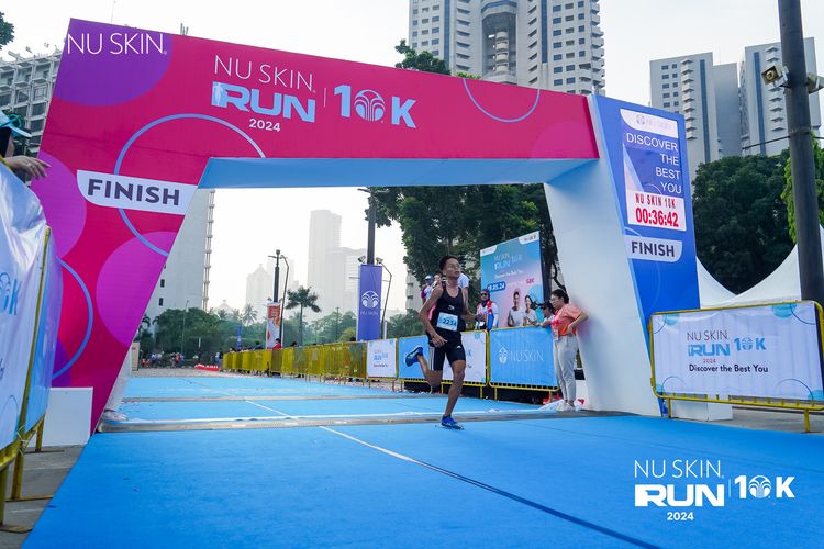 Race photo from Nu Skin Run 10K