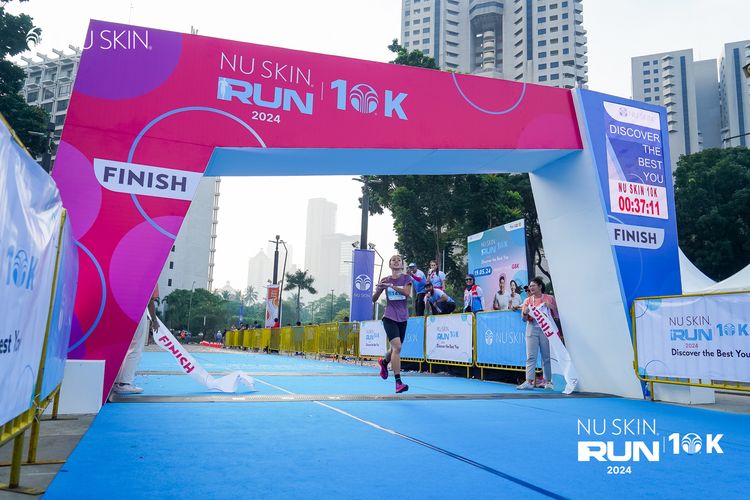 Race photo from Nu Skin Run 10K