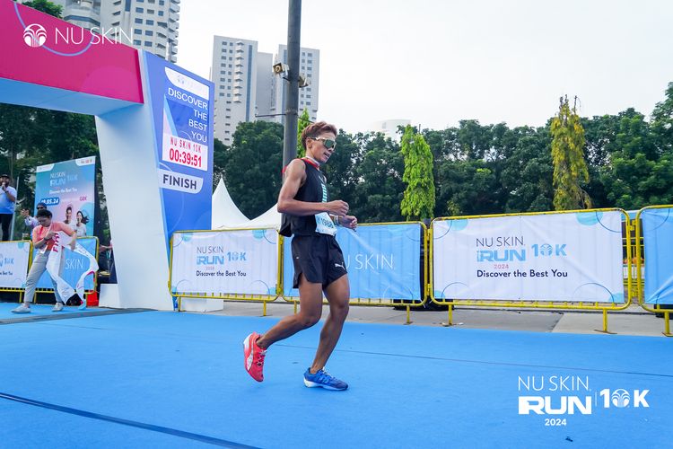 Race photo from Nu Skin Run 10K
