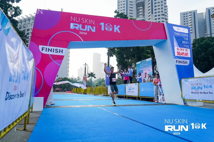 Race photo from Nu Skin Run 10K