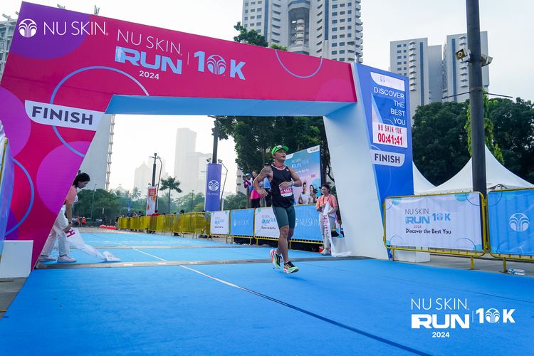 Race photo from Nu Skin Run 10K