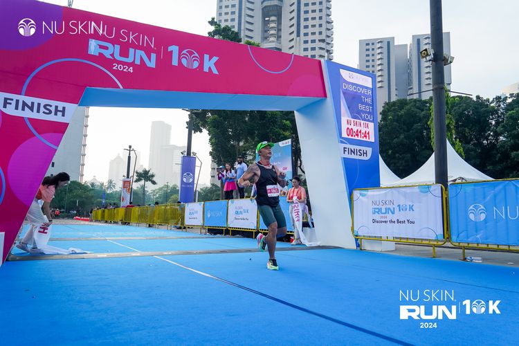 Race photo from Nu Skin Run 10K
