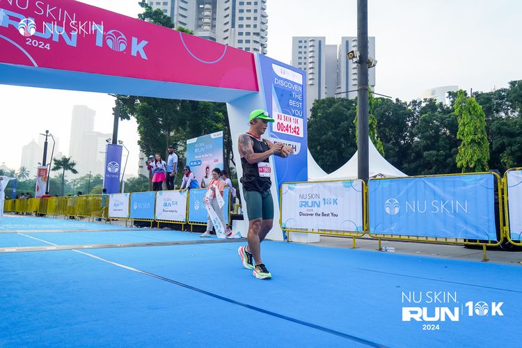 Race photo from Nu Skin Run 10K