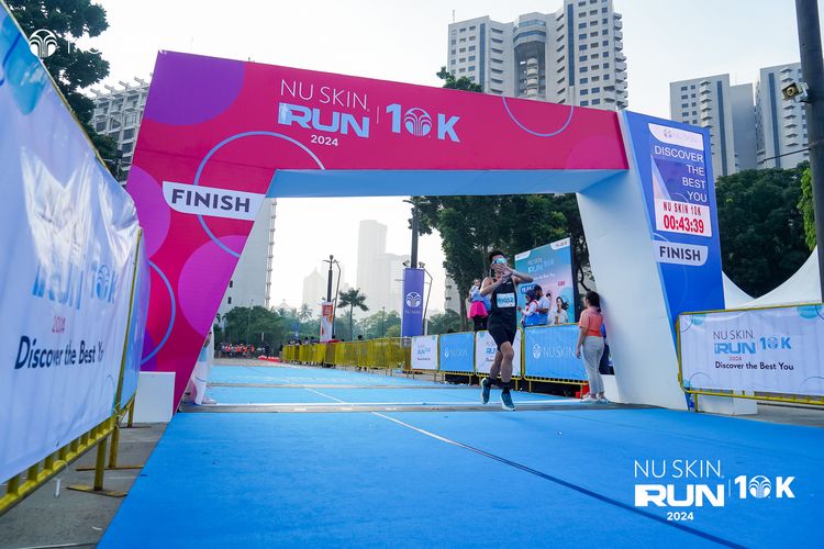 Race photo from Nu Skin Run 10K