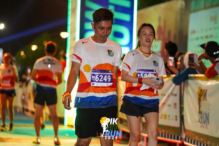 Race photo from PIK NITE RUN 2025