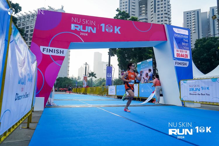 Race photo from Nu Skin Run 10K