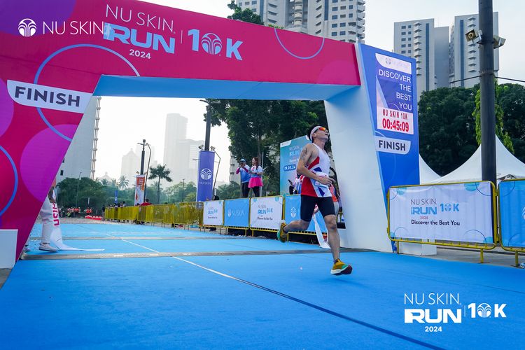 Race photo from Nu Skin Run 10K