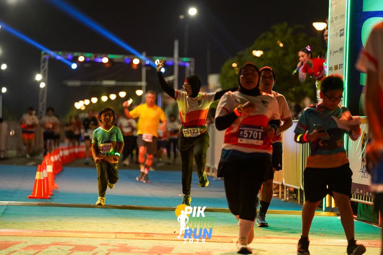 Race photo from PIK NITE RUN 2025