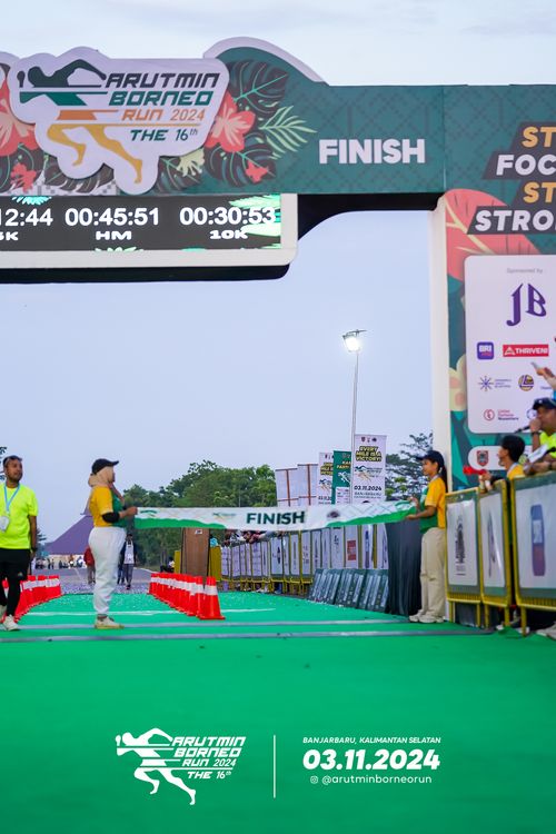Race photo from Arutmin Borneo Run 2024