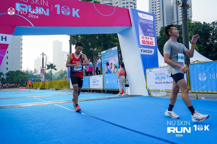 Race photo from Nu Skin Run 10K