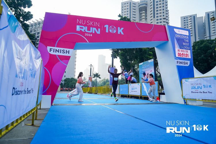 Race photo from Nu Skin Run 10K