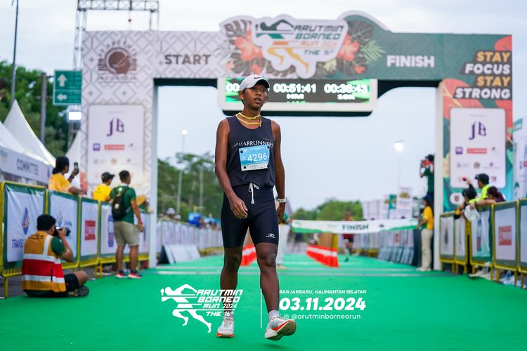 Race photo from Arutmin Borneo Run 2024