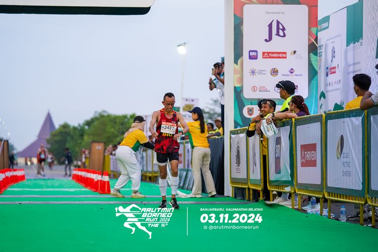 Race photo from Arutmin Borneo Run 2024