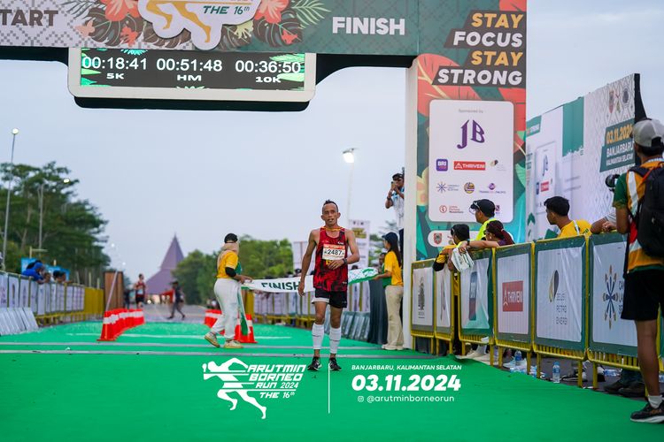 Race photo from Arutmin Borneo Run 2024