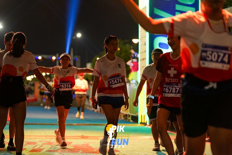 Race photo from PIK NITE RUN 2025