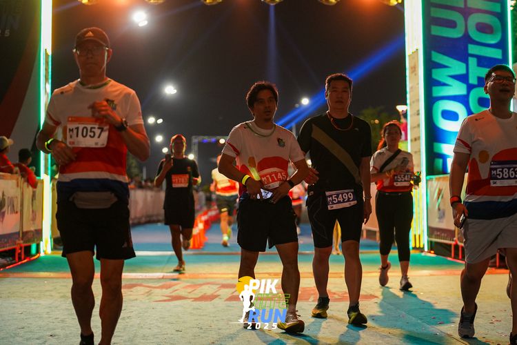 Race photo from PIK NITE RUN 2025