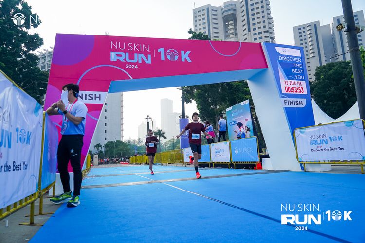 Race photo from Nu Skin Run 10K