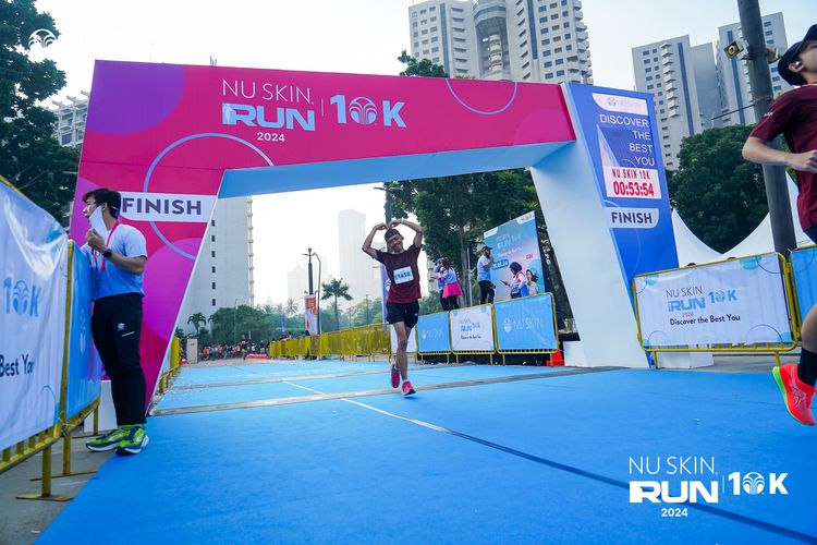 Race photo from Nu Skin Run 10K