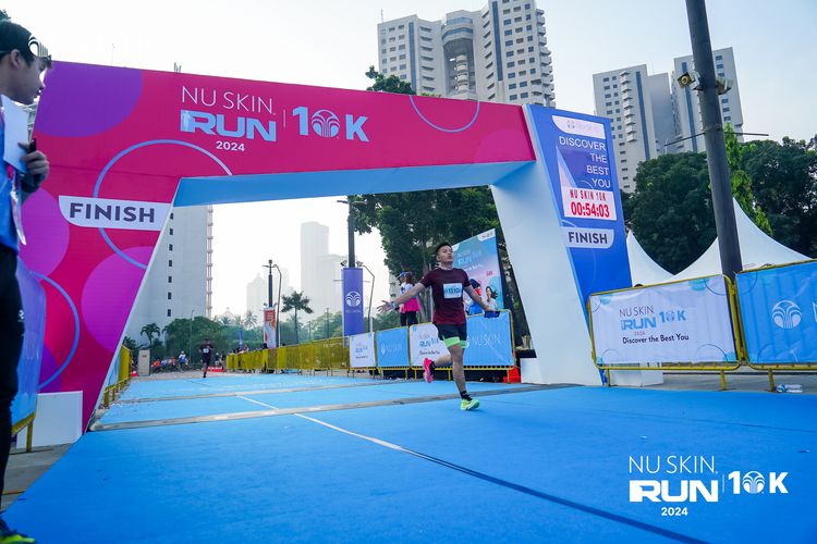 Race photo from Nu Skin Run 10K