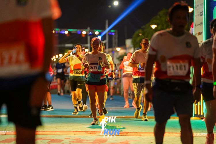 Race photo from PIK NITE RUN 2025