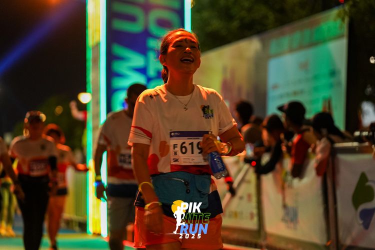 Race photo from PIK NITE RUN 2025
