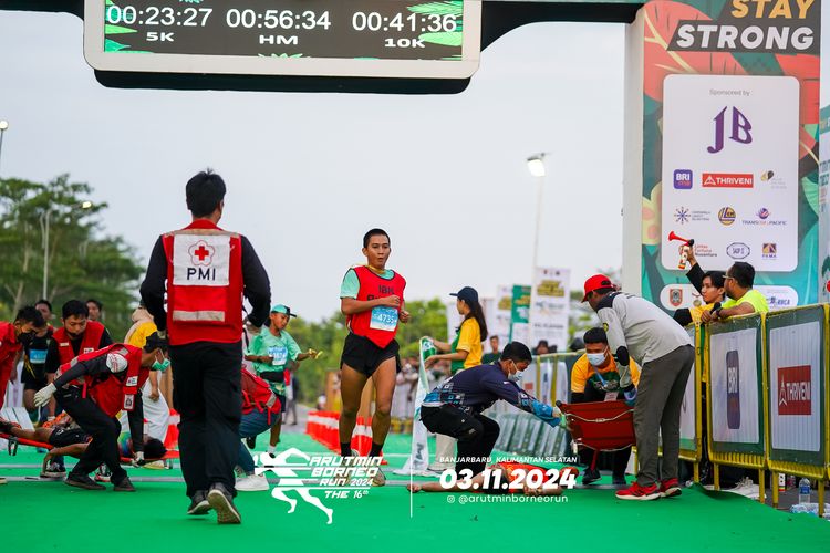 Race photo from Arutmin Borneo Run 2024