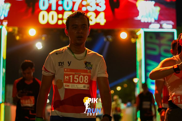 Race photo from PIK NITE RUN 2025