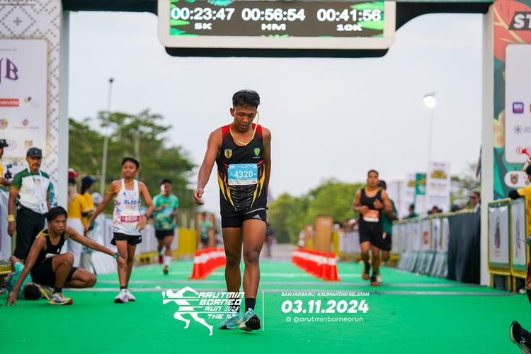 Race photo from Arutmin Borneo Run 2024