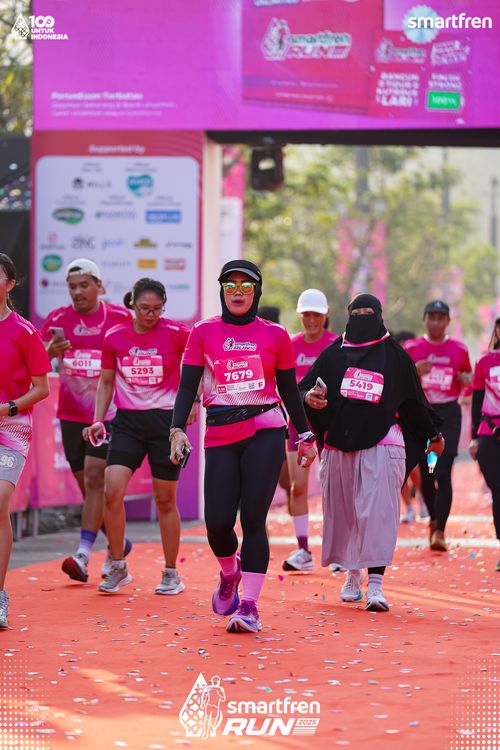 Race photo from Smartfren Run 2025 