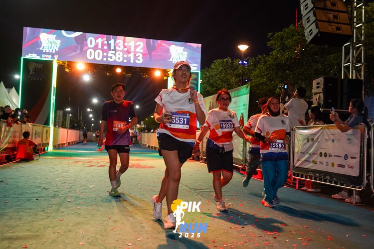 Race photo from PIK NITE RUN 2025