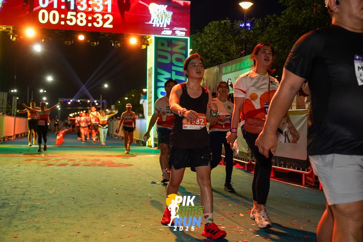 Race photo from PIK NITE RUN 2025