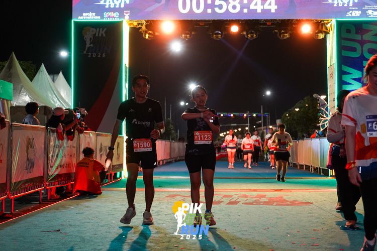 Race photo from PIK NITE RUN 2025