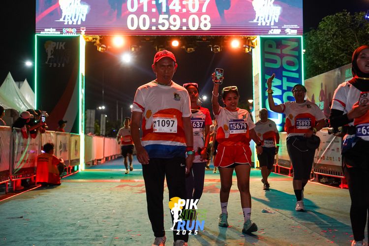 Race photo from PIK NITE RUN 2025
