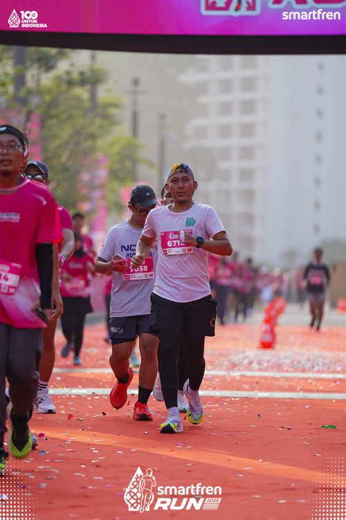 Race photo from Smartfren Run 2025 