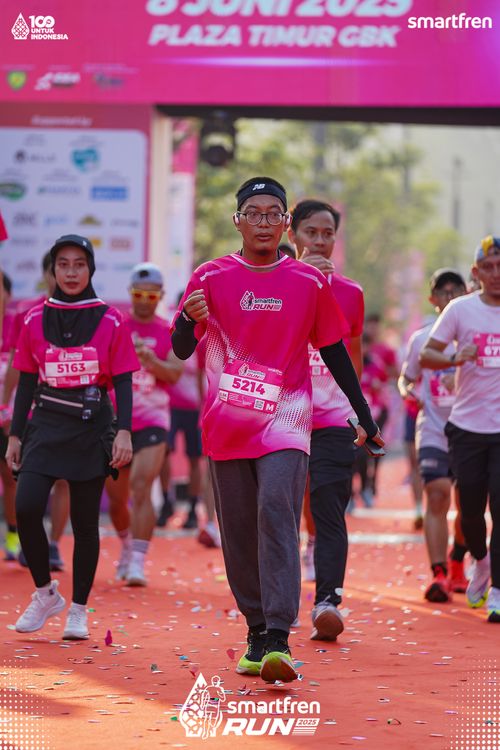 Race photo from Smartfren Run 2025 