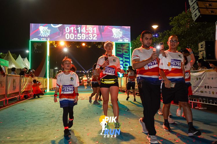 Race photo from PIK NITE RUN 2025