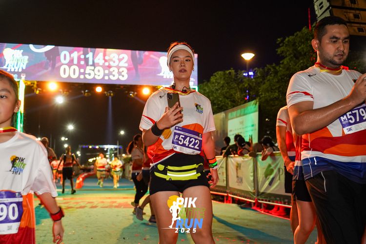Race photo from PIK NITE RUN 2025
