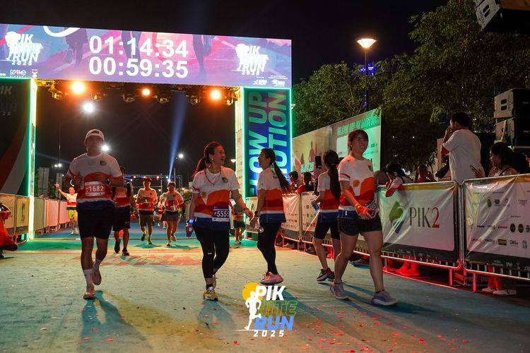 Race photo from PIK NITE RUN 2025